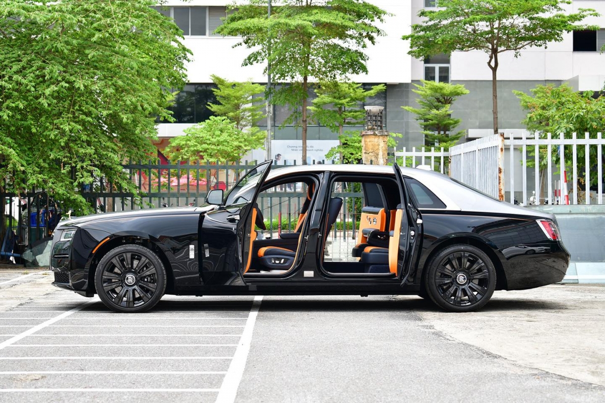 Cận cảnh Rolls-Royce Ghost thế hệ mới tại Việt Nam