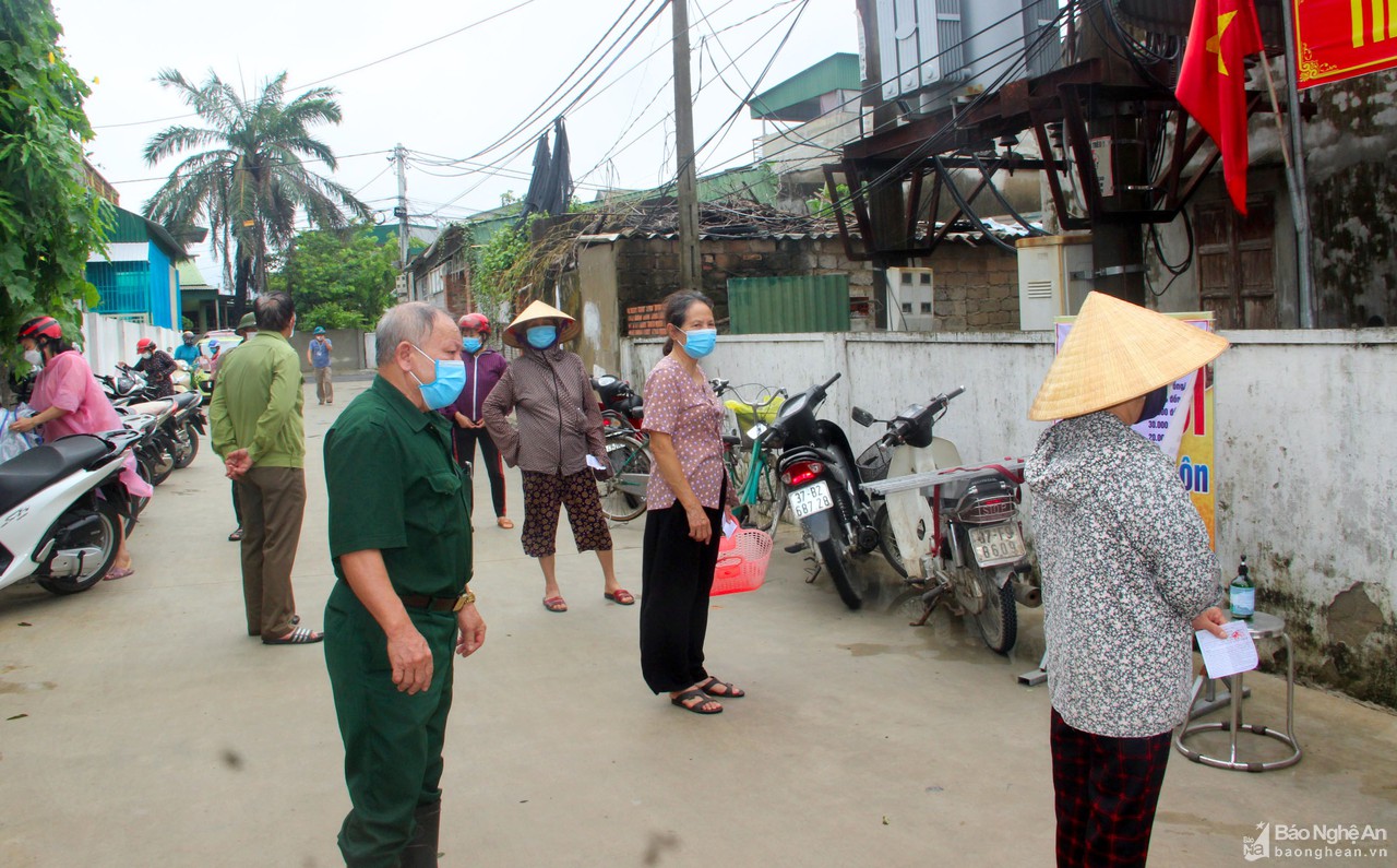 TP. Vinh: Các phường, xã đồng loạt mở điểm bán thực phẩm cho người dân