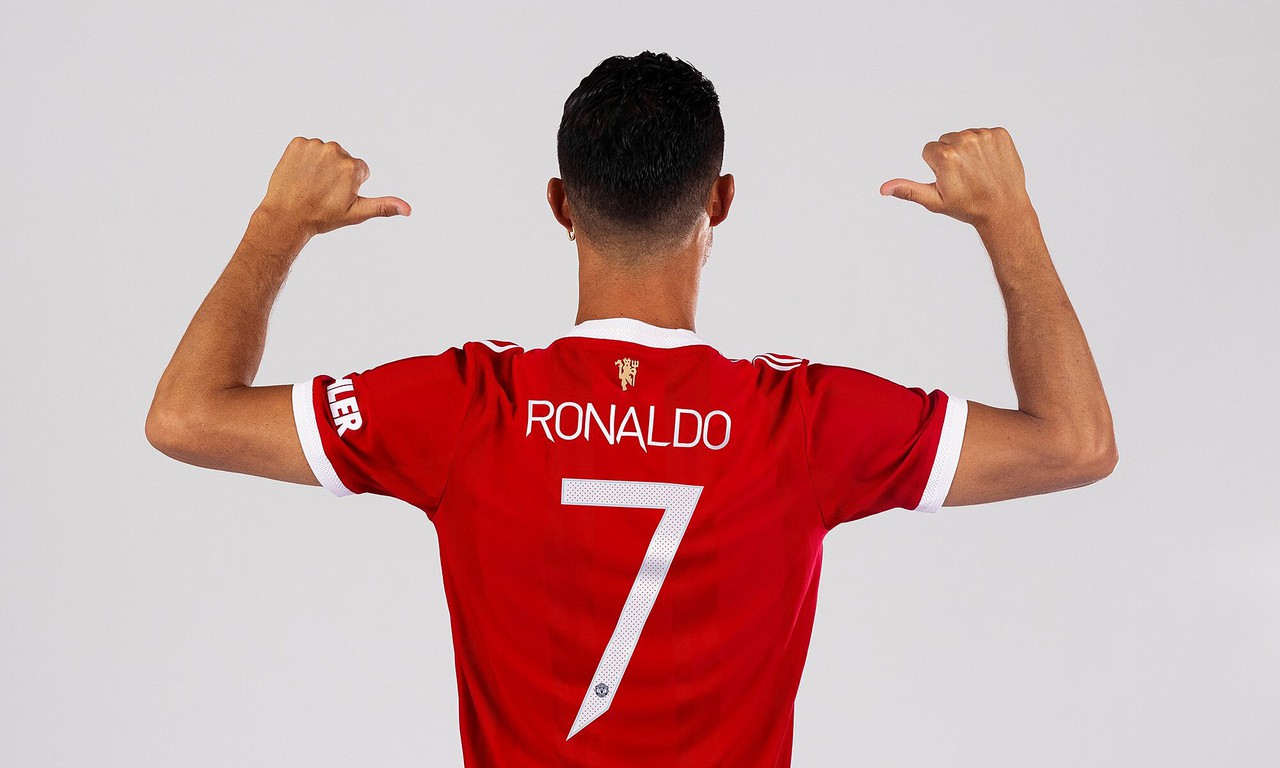 Ronaldo được mặc áo số 7 huyền thoại tại MU