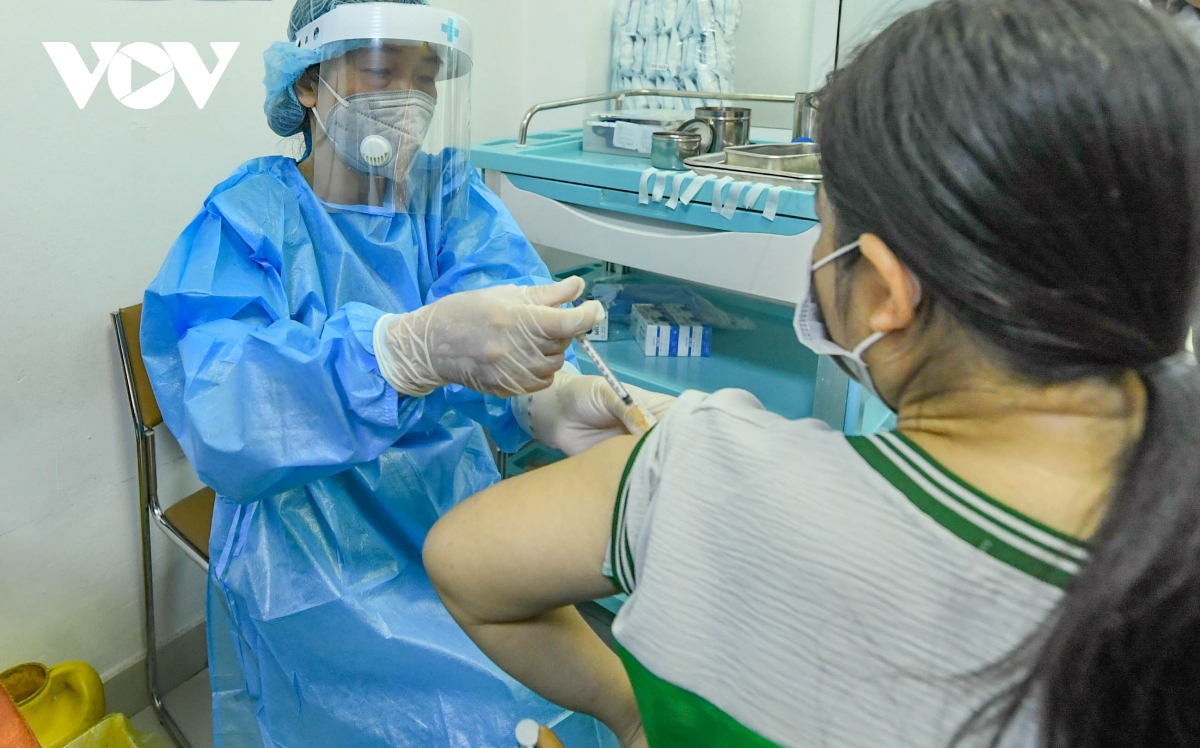 Hà Nội tiêm vaccine Covid-19 cho hơn 1.000 thai phụ