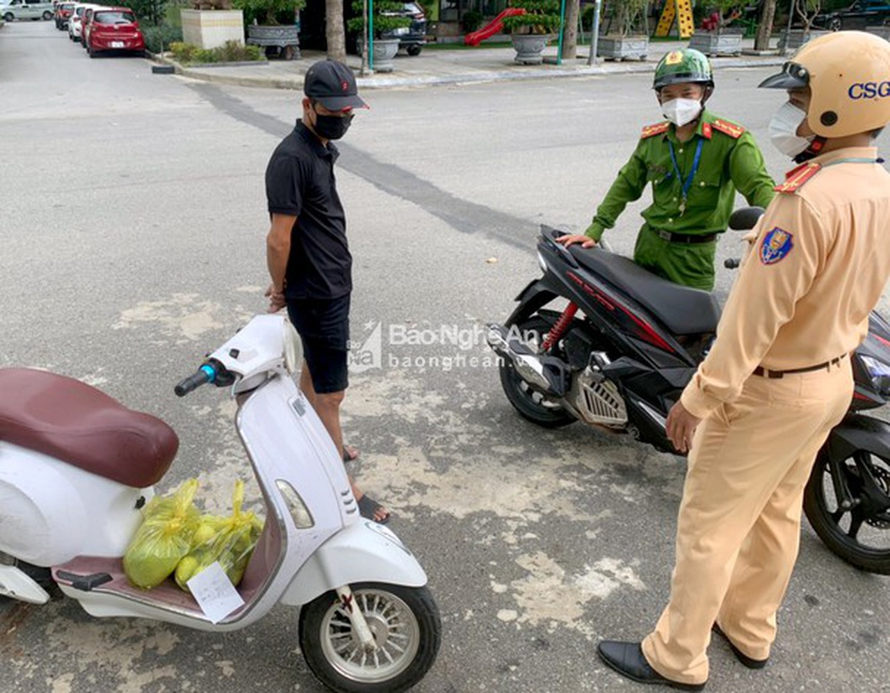 TP. Vinh tăng cường kiểm tra, xử lý nghiêm shipper tự do