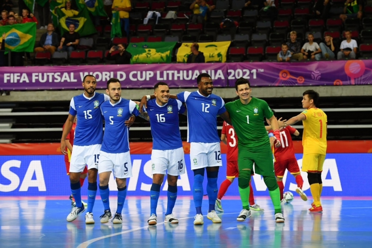 Toàn cảnh ĐT Futsal Việt Nam 1-9 ĐT Futsal Brazil: Chênh lệch đẳng cấp