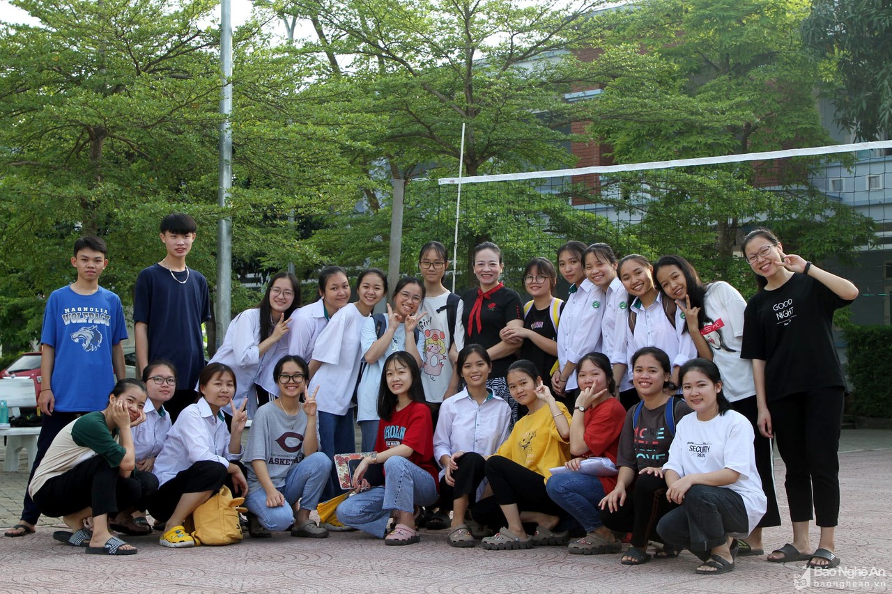 Nhiều lớp học ở Nghệ An có học sinh đậu đại học với điểm cao chót vót