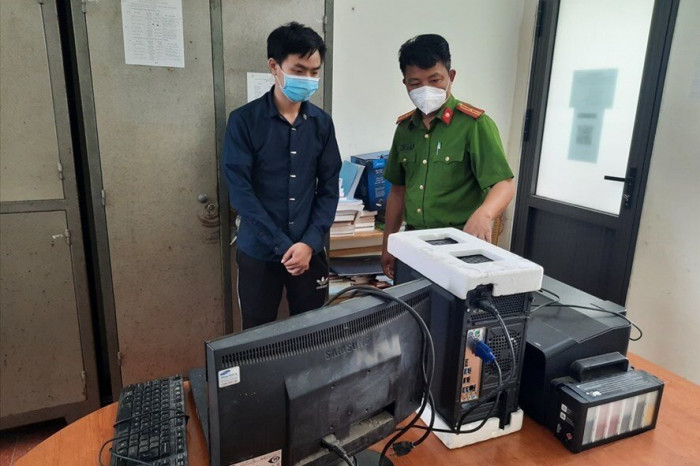 Quán photocopy công khai bán hàng trăm giấy xét nghiệm Covid-19 giả