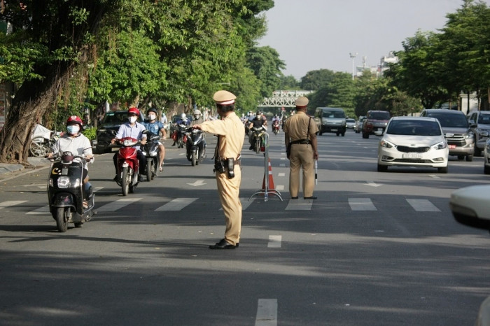 Cận cảnh ngày đầu Hà Nội kiểm soát dịch tại 39 chốt phân vùng