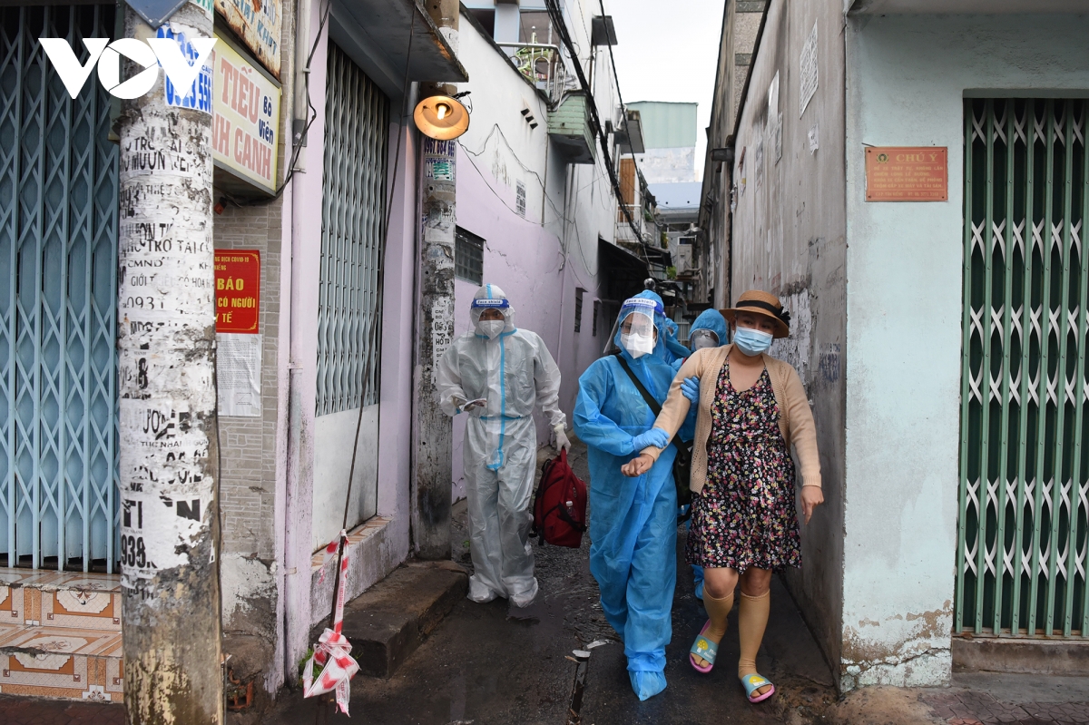 Hành trình đưa F0 vào viện cấp cứu của một bác sĩ ở TP.HCM