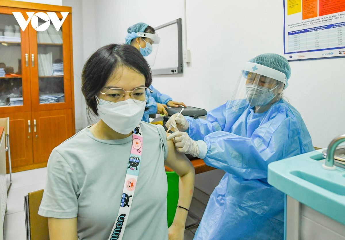 Hà Nội tiêm vaccine Covid-19 cho hơn 1.000 thai phụ