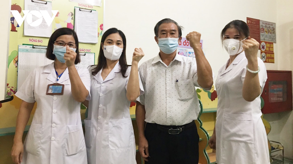 Lực lượng y tế tăng cường hỗ trợ Hà Nội: "Mệnh lệnh từ trái tim, chúng tôi luôn sẵn sàng"