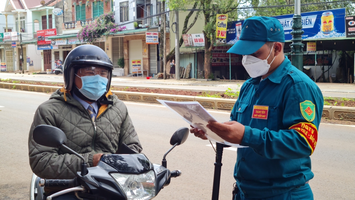 TP. Pleiku yêu cầu người dân phải có giấy tờ khi ra đường