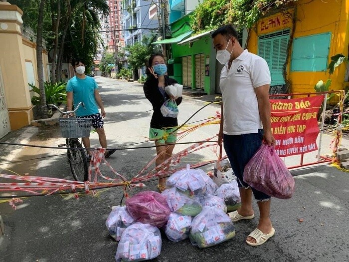 MC "dép lê" Quyền Linh: Kêu gọi từ thiện được 2 tỷ thì làm hơn 5 tỷ đồng