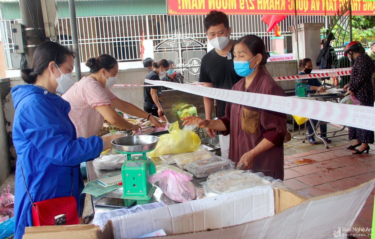 TP. Vinh: Các phường, xã đồng loạt mở điểm bán thực phẩm cho người dân