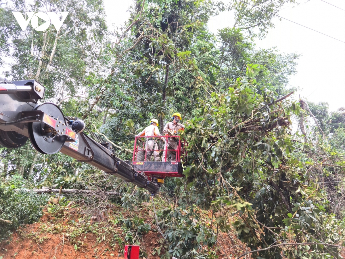 Dông lốc tại Điện Biên gây thiệt hại gần 11 tỷ đồng