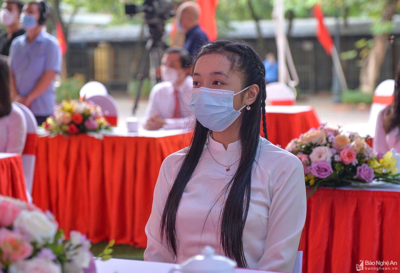 Lễ khai giảng đặc biệt của Nghệ An tại Trường THPT chuyên Phan Bội Châu