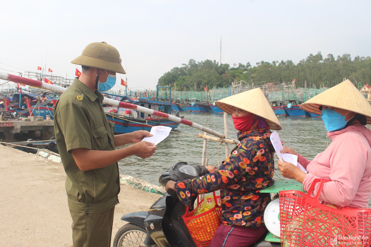 Quỳnh Lưu kiểm soát phòng, chống dịch tại cảng cá