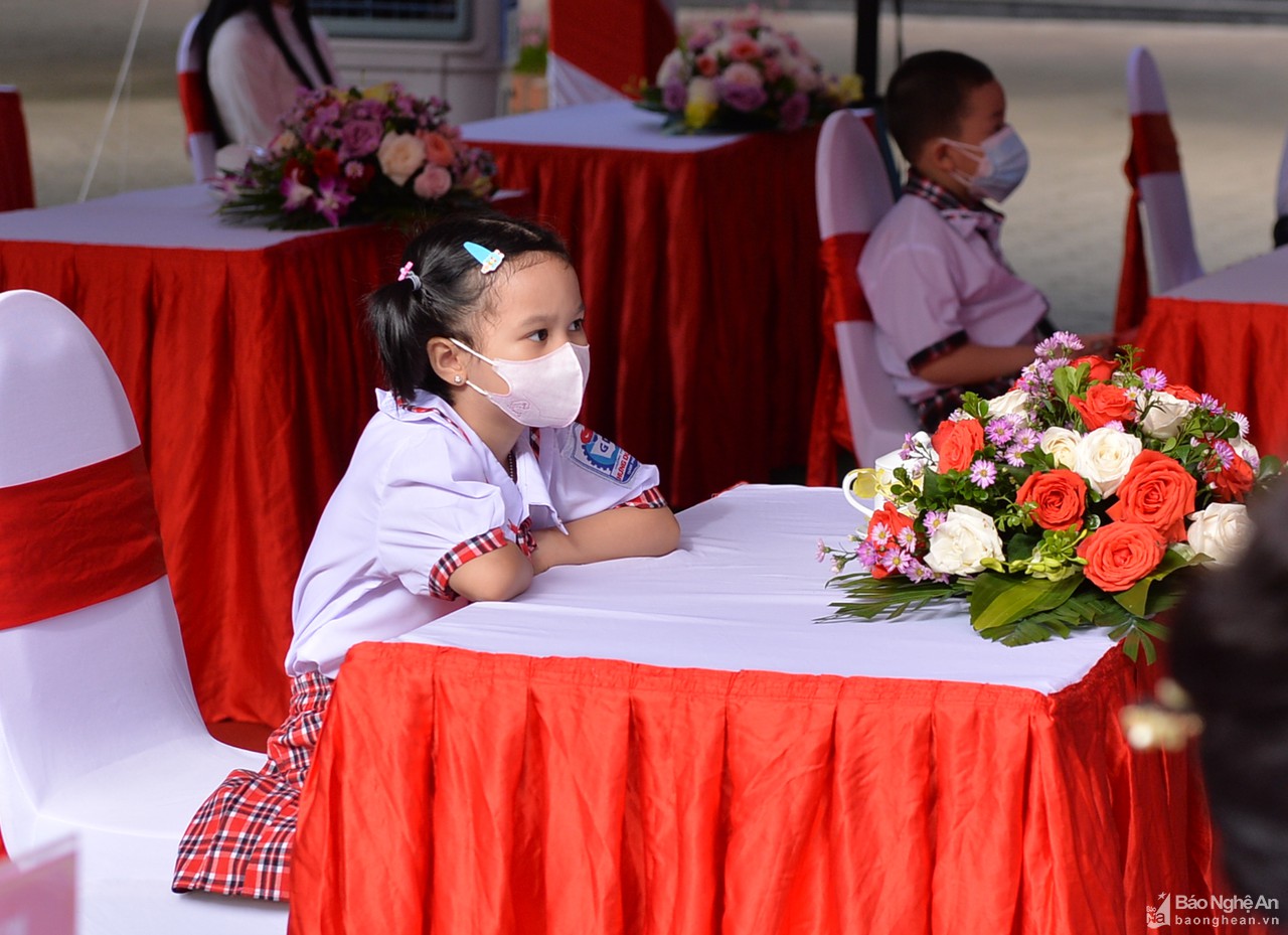 Lễ khai giảng đặc biệt của Nghệ An tại Trường THPT chuyên Phan Bội Châu