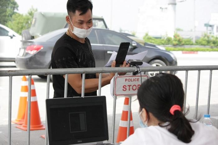 Chốt "cửa ngõ" Hà Nội phải mở thêm làn giải phóng phương tiện