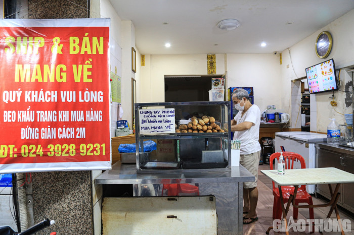 Chùm ảnh toàn cảnh Hà Nội ngày đầu nới lỏng giãn cách