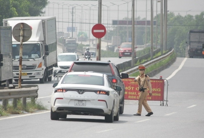 Chốt "cửa ngõ" Hà Nội phải mở thêm làn giải phóng phương tiện