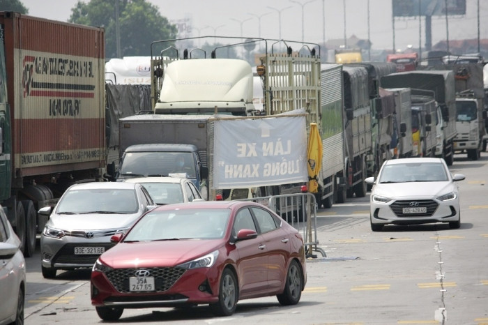 Chốt "cửa ngõ" Hà Nội phải mở thêm làn giải phóng phương tiện