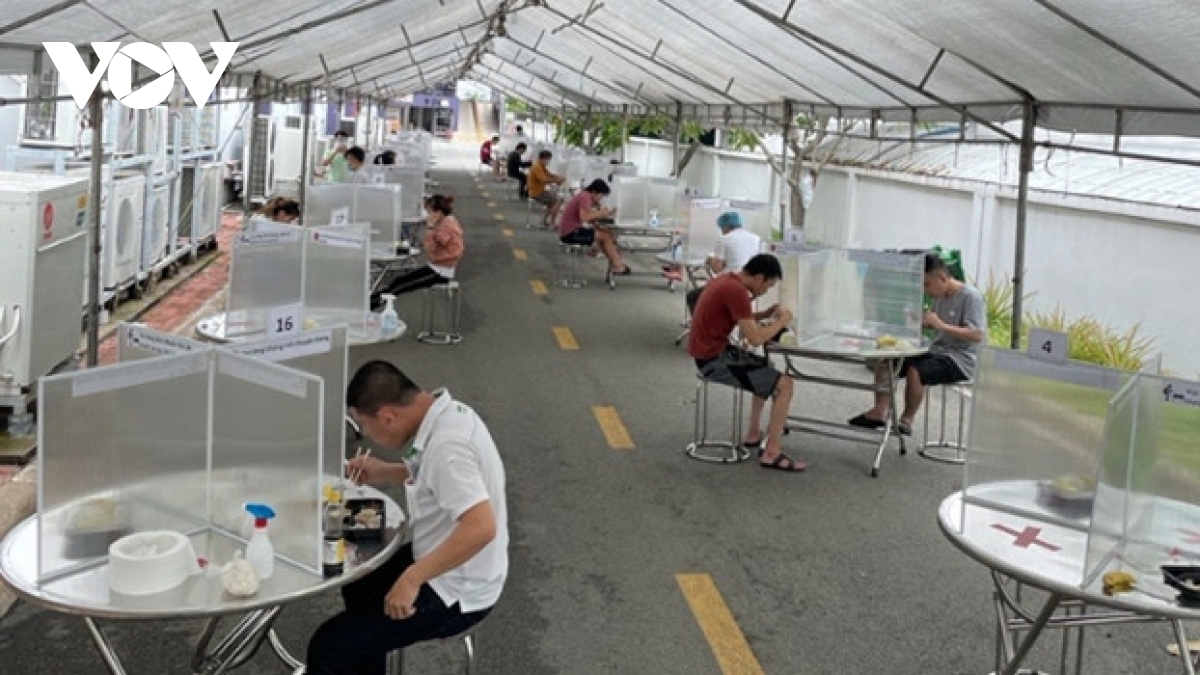 Người dân chưa tiêm vaccine, người già, trẻ em ở Bình Dương không được ra đường