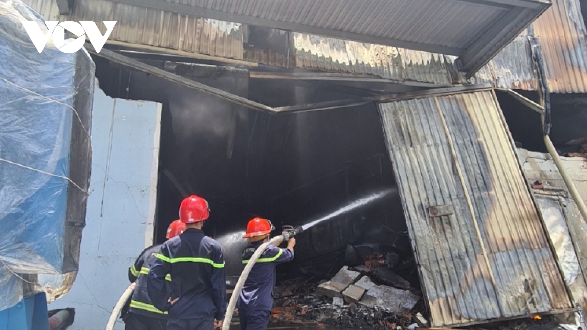 Cháy lớn tại công ty sản xuất mút xốp trong KCN ở Bình Dương