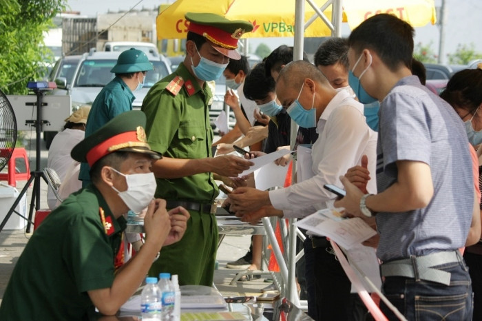 Chốt "cửa ngõ" Hà Nội phải mở thêm làn giải phóng phương tiện