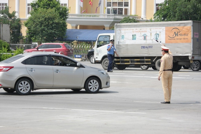 Chốt "cửa ngõ" Hà Nội phải mở thêm làn giải phóng phương tiện