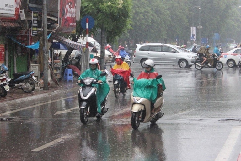 du-bao-thoi-tiet-dem-nay-va-ngay-mai-4-510-cac-khu-vuc-mua-vua-mua-to-rieng-bac-trung-bo-co-noi-mua-rat-to-canh-bao-loc-set-va-gio-giat-manh-1635583564.jpg