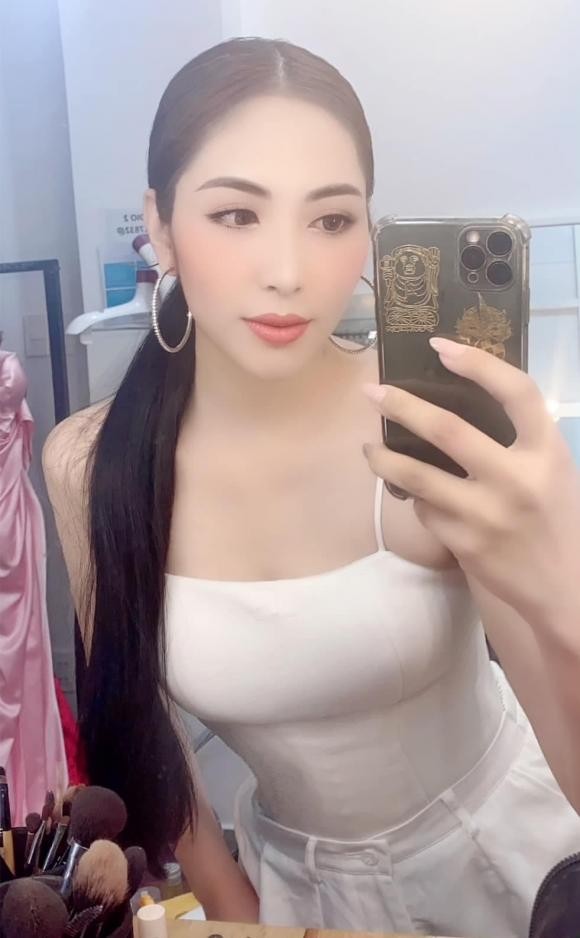 sau-khi-khoc-loc-tren-song-livestream-hh-dai-duong-dang-thu-thao-thua-nhan-minh-la-nguoi-that-bai-trong-cuoc-song-7-ngoisaovn-w981-h1588-1638773633.jpeg