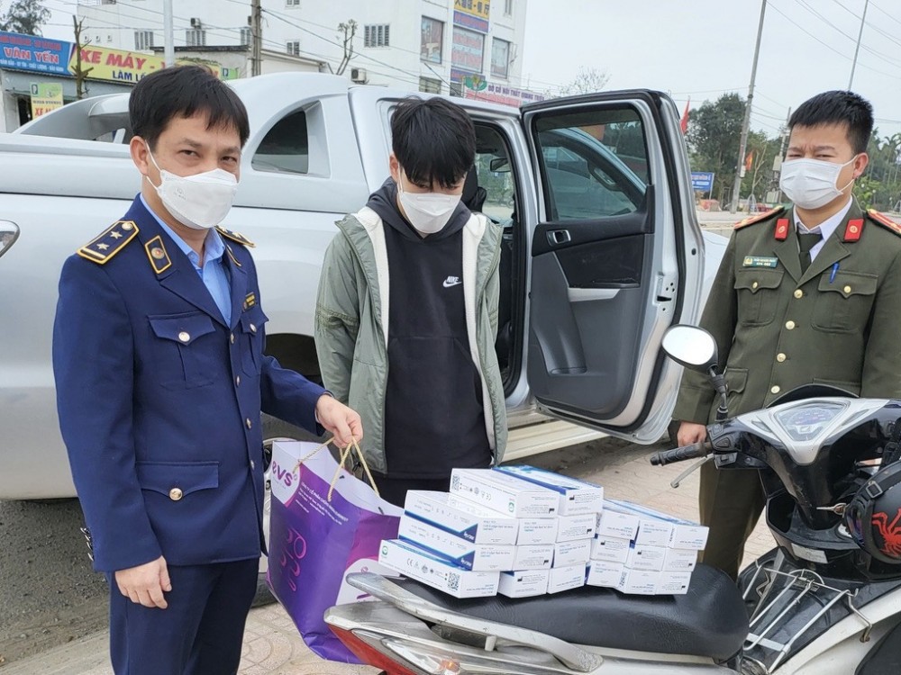 l-t-a-bi-luc-luong-chuc-nang-thu-giu-100-kit-test-covid-19-mang-nhan-hieu-realy-tech-covid-19-antigen-rapid-test-device-khong-co-hoa-don-chung-tu-1646813394.jpeg