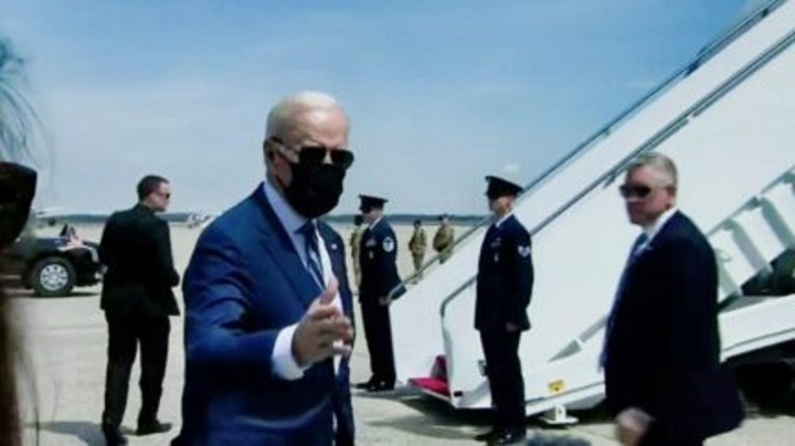 biden-says-yeah-when-asked-if-hes-ready-to-go-to-ukraine-during-tarmac-scrum-432x243-06591133-1649988768.jpg