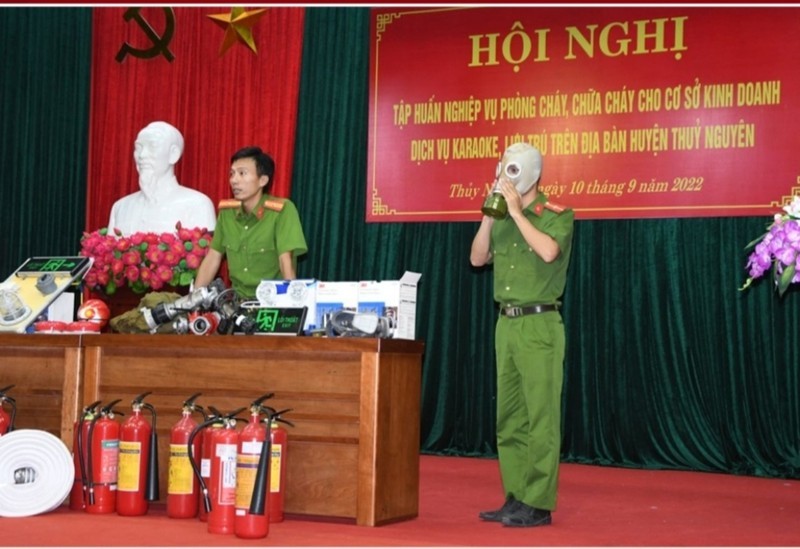 hai-phong-tap-huan-pccc-cho-hang-tram-quan-karaoke-va-co-so-luu-tru-1662975048.jpg