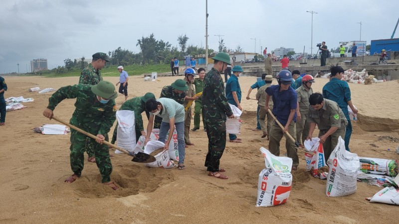 sieu-bao-noru-cach-da-nang-quang-ngai-270km-thu-tuong-chi-dao-khan-hinh-5-1664270987.jpg