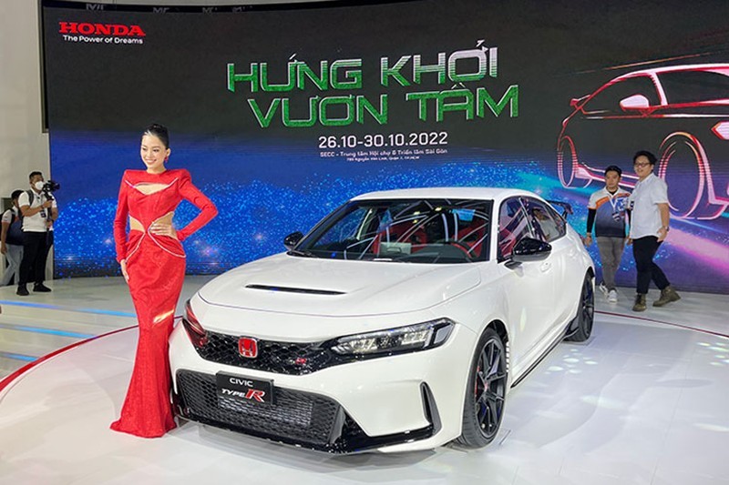 honda-civic-type-r-2023-se-chay-hang-tai-viet-nam-gia-chong-mat-1667382863.jpg