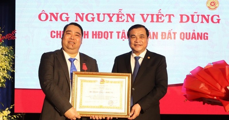 vu-ong-nguyen-viet-dung-danh-nu-caddie-doanh-thu-tap-doan-dat-quang-teo-top-vi-du-an-tri-tre-1670919212.jpg