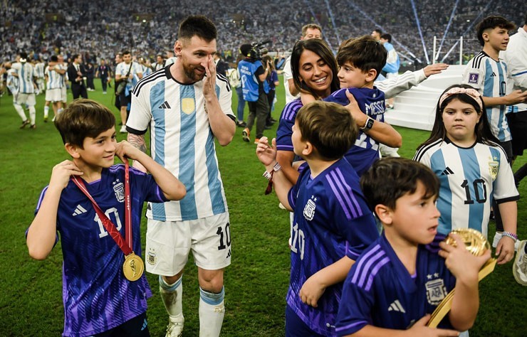 5541-messi-bung-no-giup-argentina-318540226-855487895703718-950254842727009935-n-1671407898-731-width740height474-1671498996.jpg