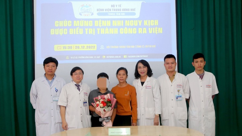 quang-binh-benh-nhi-10-tuoi-nhiem-khuan-huyet-duoc-cuu-song-nho-ecmo-1672110241.jpg