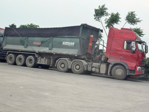 nguy-co-mat-atgt-tu-nhung-doan-xe-cho-cat-tren-cao-toc-tu-nghe-an-ra-ninh-binh-6-1778243836-1778327840.png
