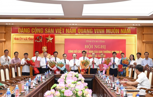 ha-tinh-luan-chuyen-dieu-dong-hang-loat-can-bo-1-1780370062-1780394495.png