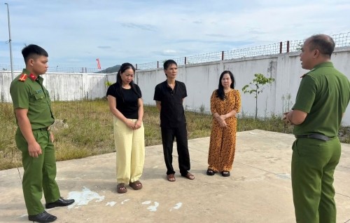 doi-tuong-1-1785546502-1785555710.jpg