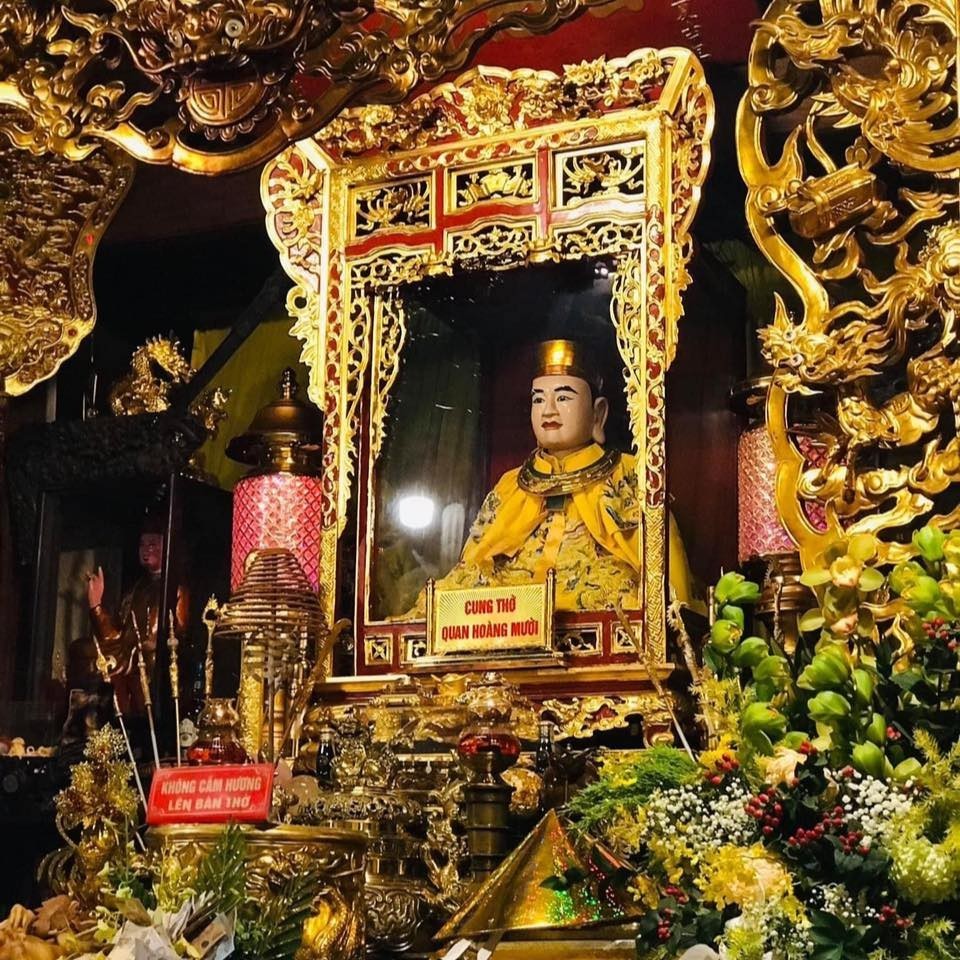 den-ong-hoang-muoi-dulichxanh-2-1786371707-1786521575.jpg