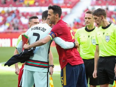 Ronaldo và đồng đội xét nghiệm Covid-19 sau khi đối đầu với Busquets