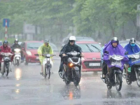 Hà Nội sắp đón các trận mưa lớn kèm dông lốc, "thổi bay" nắng nóng