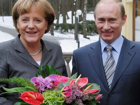 Putin: Tôi sẽ rất nhớ Thủ tướng Đức Merkel sau khi bà rời chức vụ