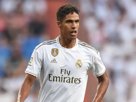 MU "tung đòn quyết định", tiến gần tới việc giành chữ ký của Varane