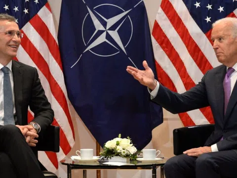 Đã đến lúc Biden “đóng cửa” NATO để không “tự mua dây buộc mình”?