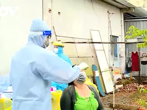 Một cán bộ trực chốt kiểm soát dịch ở Vĩnh Long nghi mắc Covid-19