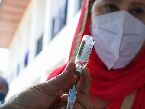 Đối phó với tác dụng phụ của vaccine COVID-19