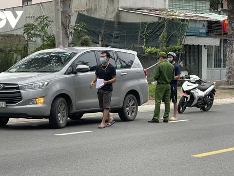 Chốt kiểm soát ở Bà Rịa – Vũng Tàu ngăn cản phóng viên tác nghiệp