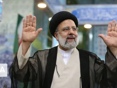 Ứng cử viên Ebrahim Raisi đang dẫn đầu cuộc bầu cử tổng thống Iran